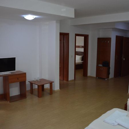 Arabella Hotel Kicevo Экстерьер фото