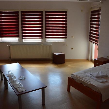 Arabella Hotel Kicevo Экстерьер фото