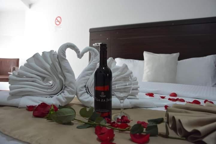 Arabella Hotel Kicevo Экстерьер фото