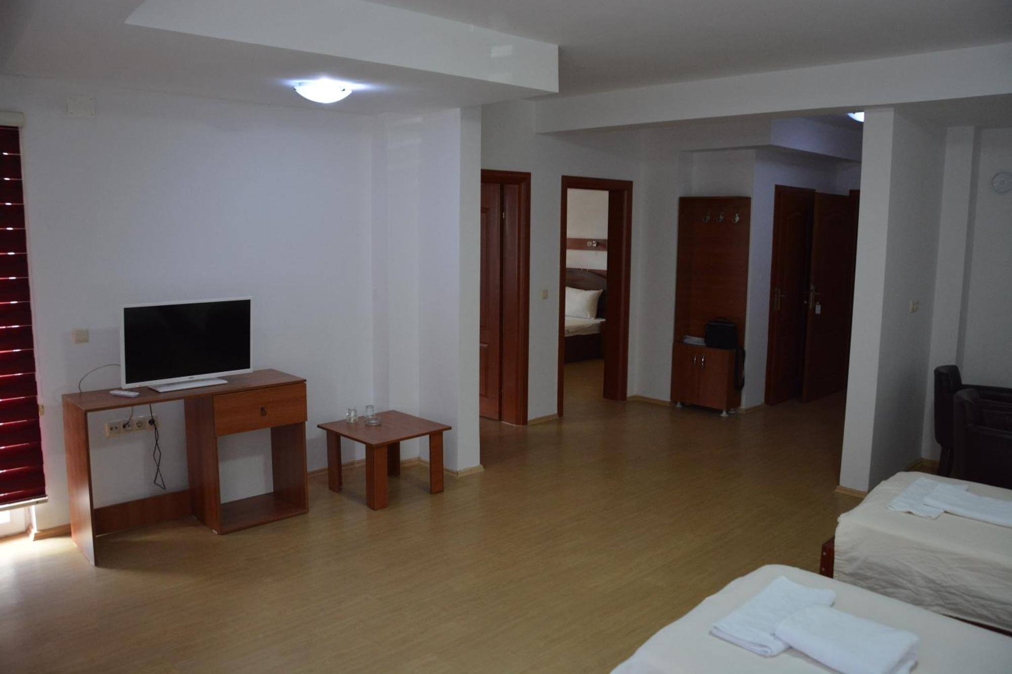 Arabella Hotel Kicevo Экстерьер фото